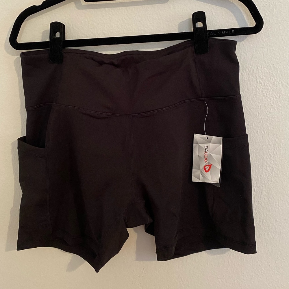 NWT 5” Bike Short